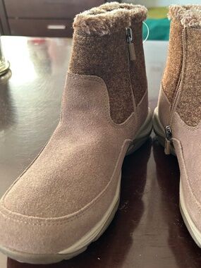 Easy Spirit 7.5 Light Brown cold weather ankle boots